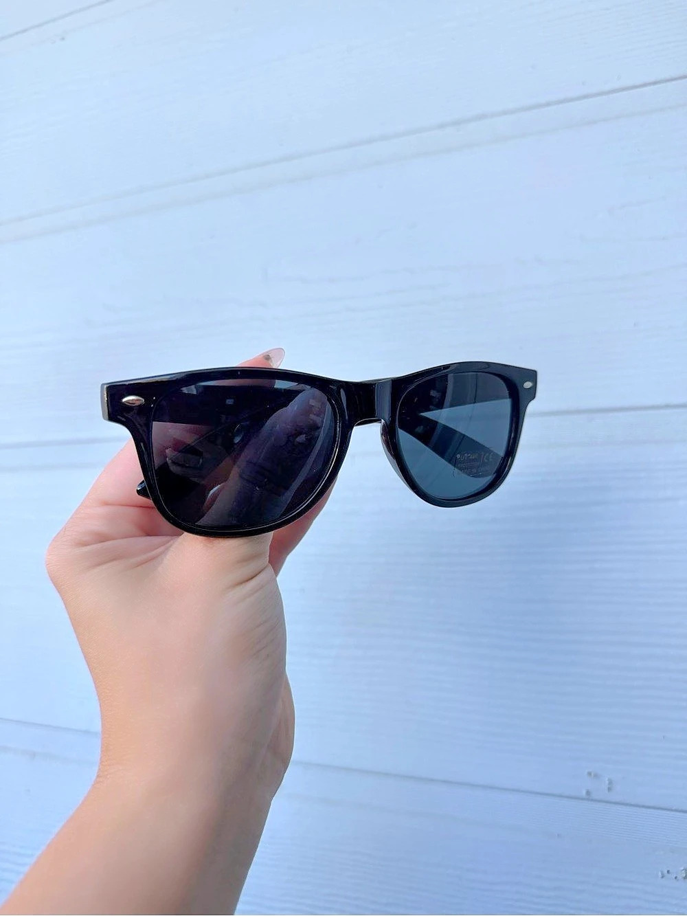805 Beer Sunglasses in Black